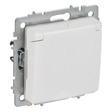 Штепсельная розетка встраиваемая IEK BRITE 16А BR-R16-16-44-K91 РСбш10-3-44-БрАБ с з/к и шторками с крышкой арктический белый IP44