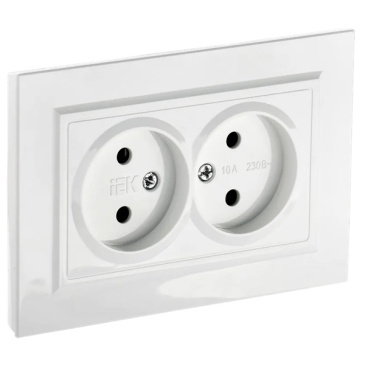 Штепсельная розетка встраиваемая двойная IEK BRITE 10А BR-R20-10-K01-F РС12-2-БрБ без з/к и шторками в сборе белый