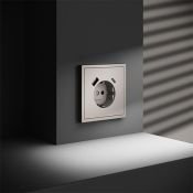 Розетка встраиваемая VOLTUM S70 с заземлением и защитными шторками 16А с USB A+С кашемир
