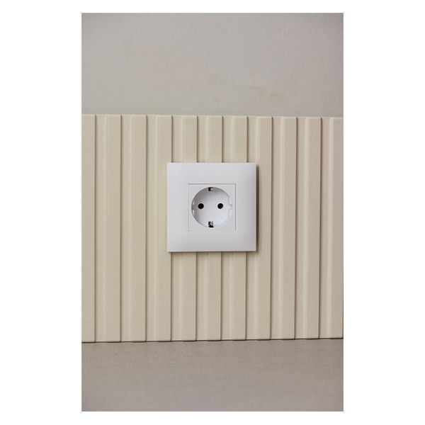 Штепсельная розетка встраиваемая IEK SKANDY 16А SK-R11-16-K01 SK-R05W с з/к без з/ш арктический белый