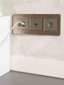 Рамка металлическая 3 поста IEK BRITE BR-M32-M-21-K37 РУ-3-1-Бр шампань RE AL