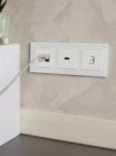 Рамка стеклянная 3 поста IEK BRITE BR-M32-G-31-K01 РУ-3-2-Бр белый матовый