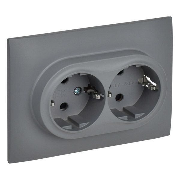 Штепсельная розетка встраиваемая двойная IEK SKANDY 16А SK-R24-16-K03-F SK-R07Gr с з/к с з/ш в сборе серый