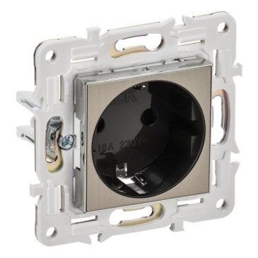 Штепсельная розетка встраиваемая IEK SKANDY 16А SK-R14-16-1-K50 SK-R06N с з/к и шторками безвинтовое крепление металл никель