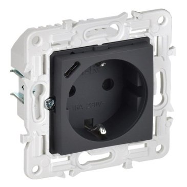 Штепсельная розетка встраиваемая IEK SKANDY 16А SK-R14-16-U14-018-K53 SK-R17G с з/к и шторками с USB A+C 18Вт графит
