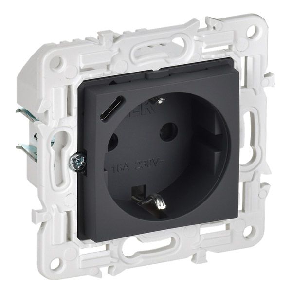 Штепсельная розетка встраиваемая IEK SKANDY 16А SK-R14-16-U14-018-K53 SK-R17G с з/к и шторками с USB A+C 18Вт графит