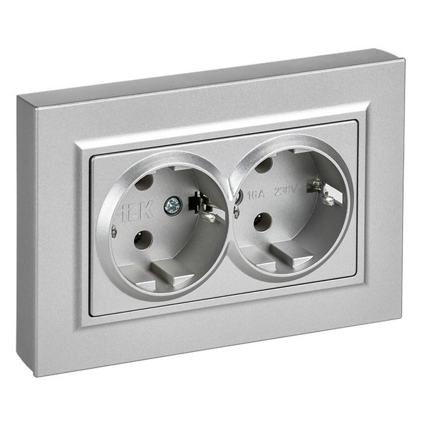 Штепсельная розетка встраиваемая двойная IEK BRITE 16А BR-R27-16-K47-F РСПл12-3-БрА с з/к без з/ш в сборе плоская алюминий