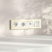 Рамка пластик 4 поста WERKEL Slab W0042911 шампань софт