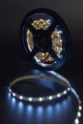 Светодиодная лента змейка Белый холодный 2835 12V  9W/m   60Led/метр 00-00009716  SWGFLEX860-9-CW-M