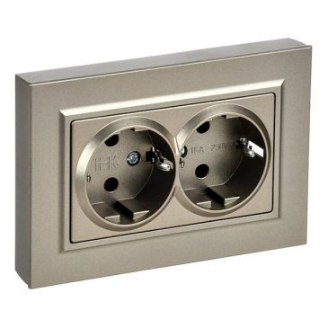 Штепсельная розетка встраиваемая двойная IEK BRITE 16А BR-R27-16-K37-F РСПл12-3-БрШ с з/к без з/ш в сборе плоская шампань