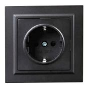 Штепсельная розетка встраиваемая IEK BRITE 16А BR-R14-16-K02-F РСР14-1-0-БрЧ с з/к и шторками в сборе черный