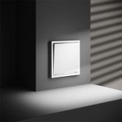 Проходной переключатель встраиваемый VOLTUM S70 одноклавишный с подсветкой 10А белый матовый
