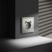 Розетка встраиваемая VOLTUM S70 с заземлением и защитными шторками 16А с USB A+A сталь