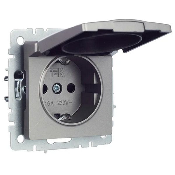 Штепсельная розетка встраиваемая IEK BRITE 16А BR-R16-16-K46 РСбш10-3-БрС с з/к и шторками с крышкой сталь IP20