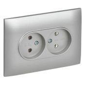 Штепсельная розетка встраиваемая двойная IEK SKANDY 10А SK-R20-10-K23-F SK-R10S без з/к без шторок в сборе серебряный