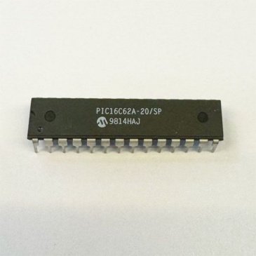 микросхема PIC16C62A-20/SP