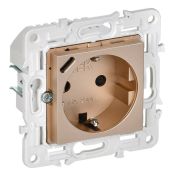 Штепсельная розетка встраиваемая IEK SKANDY 16А SK-R14-16-U14-018-K98 SK-R17Sa с з/к и шторками с USB A+C 18Вт песочный Штепсельная розетка встраиваемая IEK SKANDY 16А SK-R14-16-U14-018-K98 SK-R17Sa с з/к и шторками с USB A+C 18Вт песочный