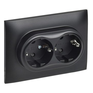 Штепсельная розетка встраиваемая двойная IEK SKANDY 16А SK-R24-16-K02-F SK-R07Bl с з/к с з/ш в сборе черный