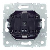 Штепсельная розетка встраиваемая IEK BRITE 16А BR-R14-16-K37 РС14-1-0-БрШ с з/к и шторками шампань