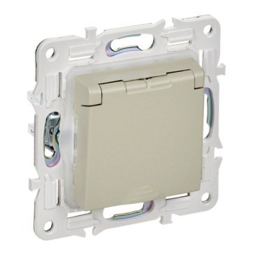 Штепсельная розетка встраиваемая IEK SKANDY 16А SK-R16-16-44-K10 SK-R11B с з/к без з/ш и крышкой бежевый IP44