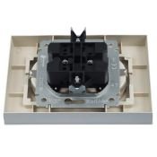 Штепсельная розетка встраиваемая двойная IEK BRITE 16А BR-R24-16-K47-F РСш12-3-БрА с з/к и шторками в сборе алюминий