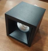 Накладной светильник  12W Белый теплый Luminosity INTER 220V диммируемый куб черный Уценка!